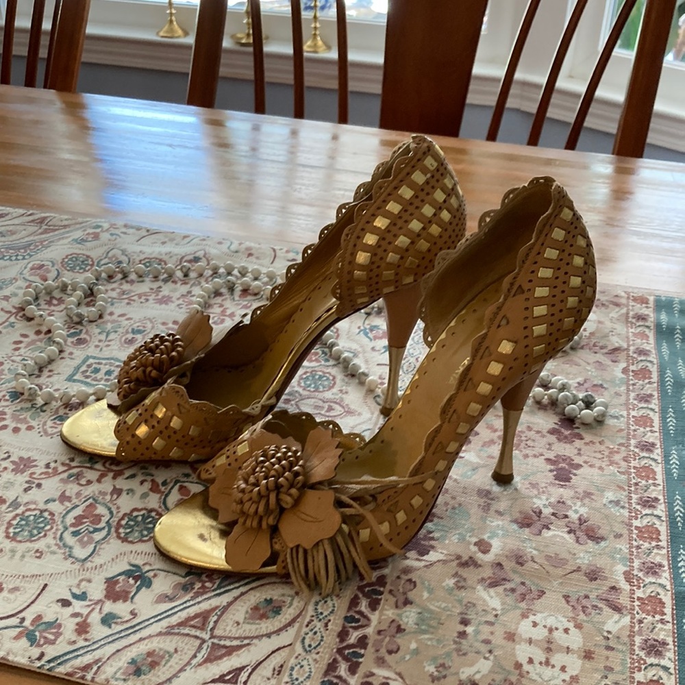 BCBG Maxazria shoes.  Size 8.  Made in Italy.